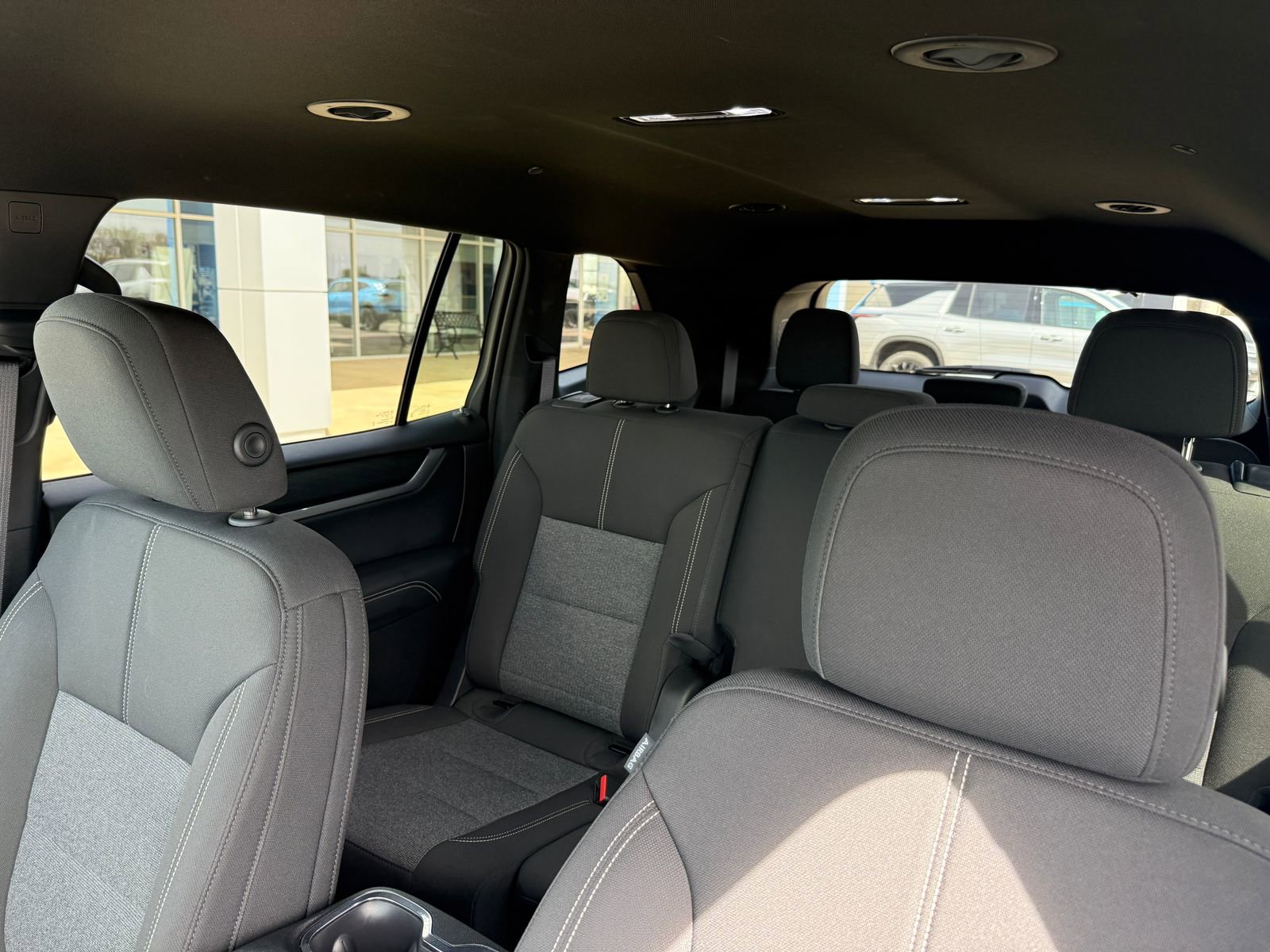 Used 2025 GMC Acadia Elevation image 11