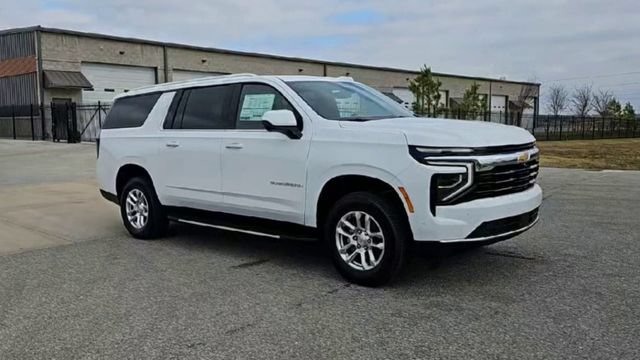 New 2026 Chevrolet Suburban LS RWD image 2