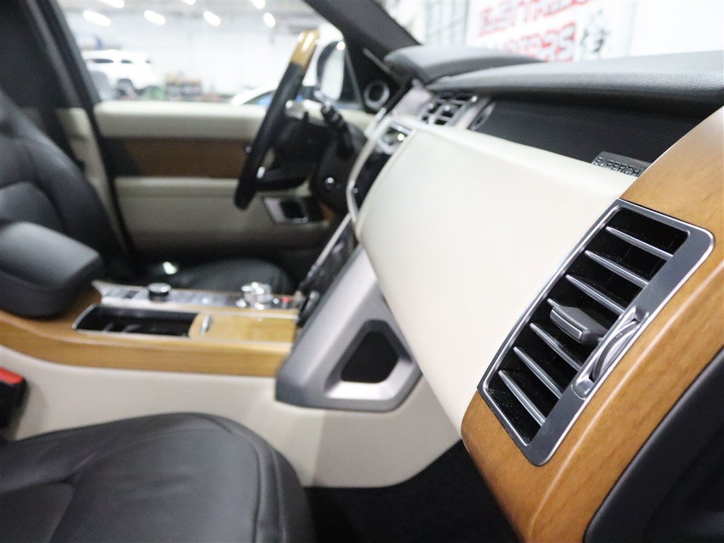 Used 2018 Land Rover Range Rover Supercharged AWD/4WD image 32
