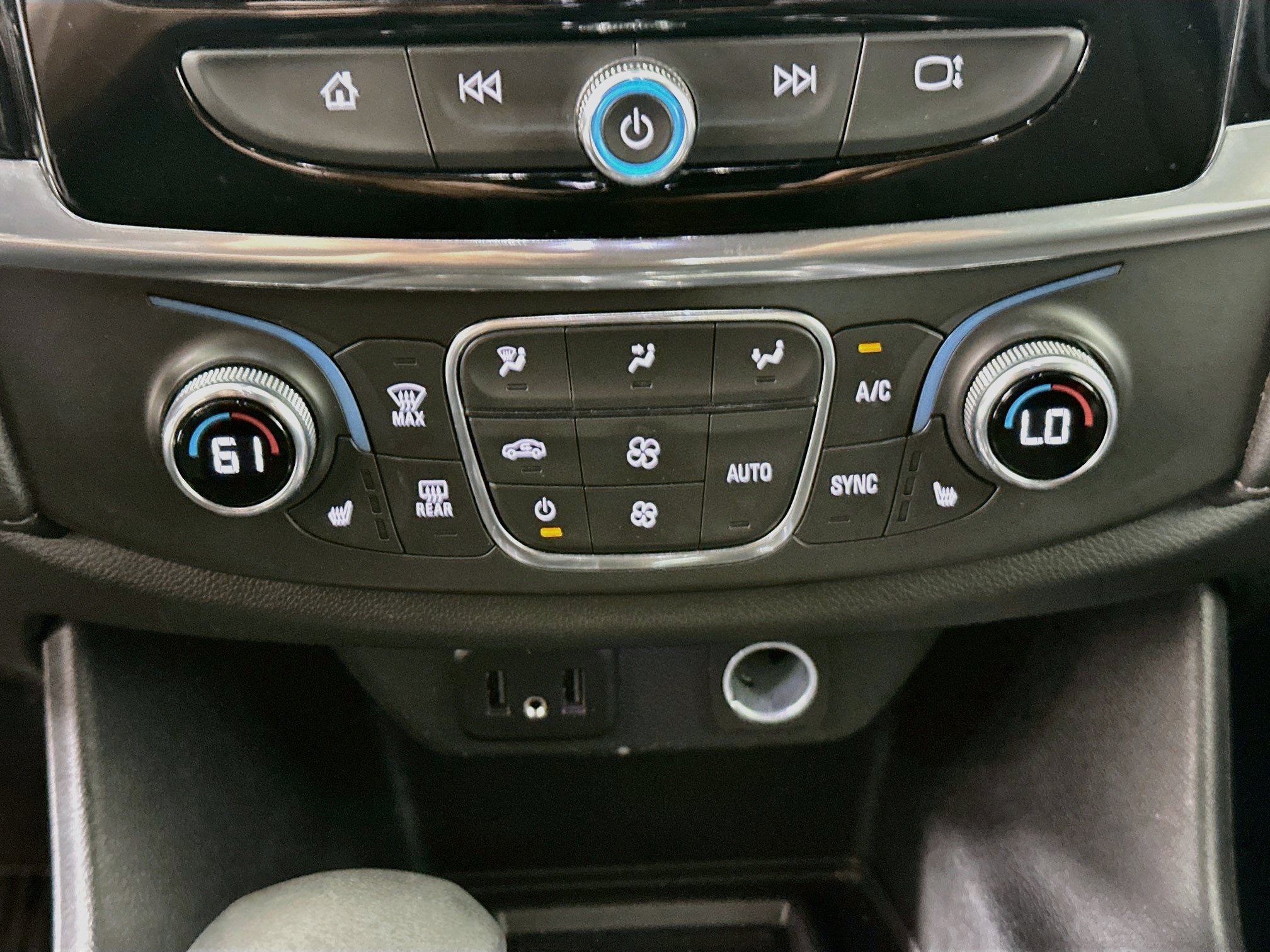 Used 2022 Chevrolet Traverse LT AWD/4WD image 23