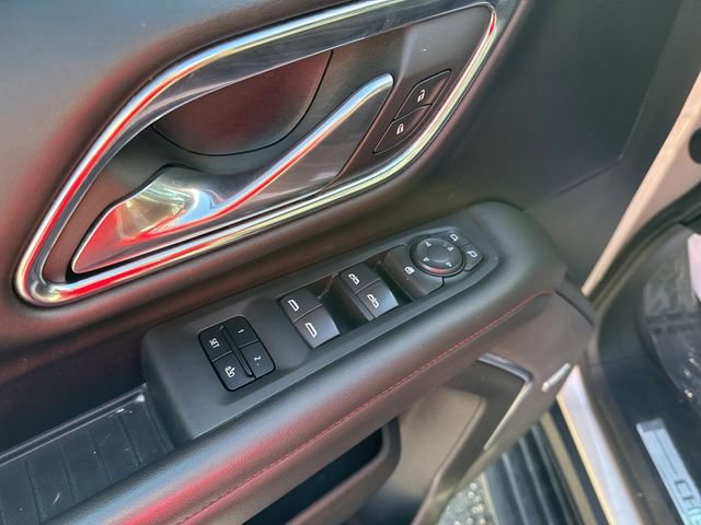 Used 2022 Chevrolet Suburban RST w/ Sport Performance Package image 15