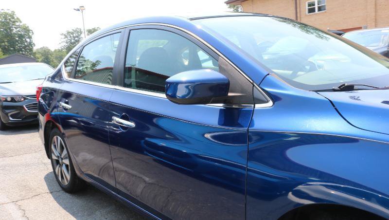 Used 2019 Nissan Sentra SV w/ Special Edition Package FWD image 3