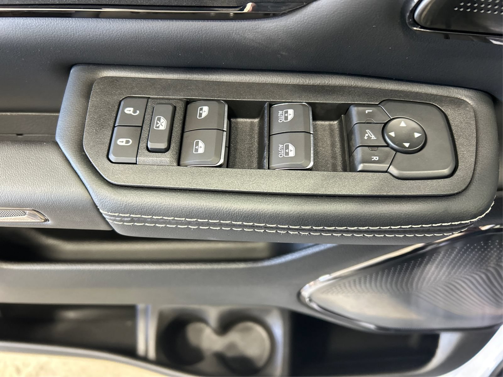 Used 2026 RAM 1500 Limited AWD/4WD image 29