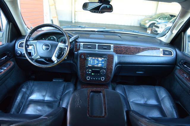 Used 2008 GMC Yukon XL Denali AWD/4WD image 49