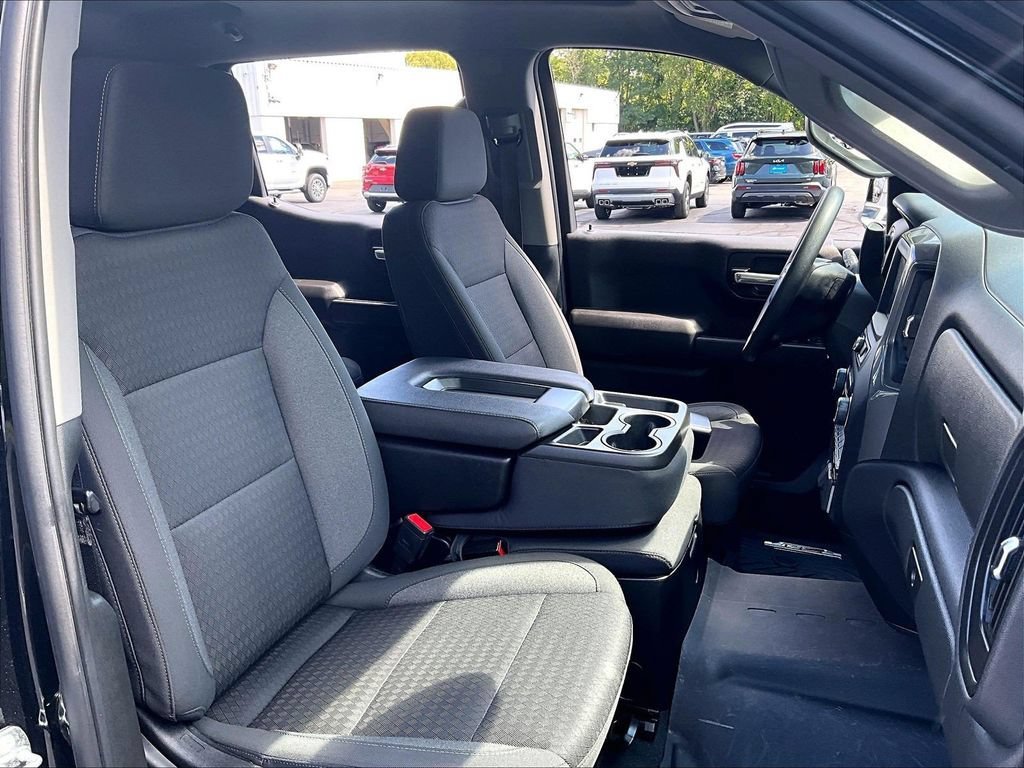 Used 2023 Chevrolet Silverado 1500 Custom Trail Boss AWD/4WD image 11