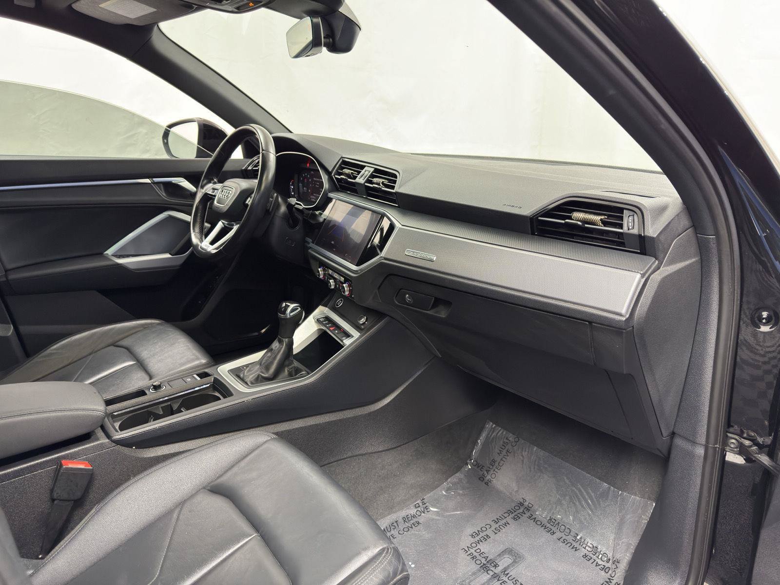 Used 2022 Audi Q3 2.0T Premium w/ Convenience Package AWD/4WD image 39