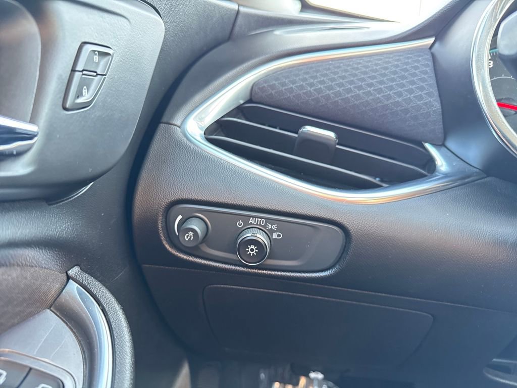 Used 2020 Chevrolet Malibu LT image 44