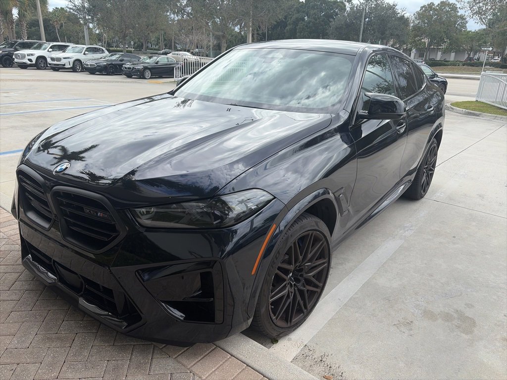 Used 2024 BMW X6 M Competition image 3