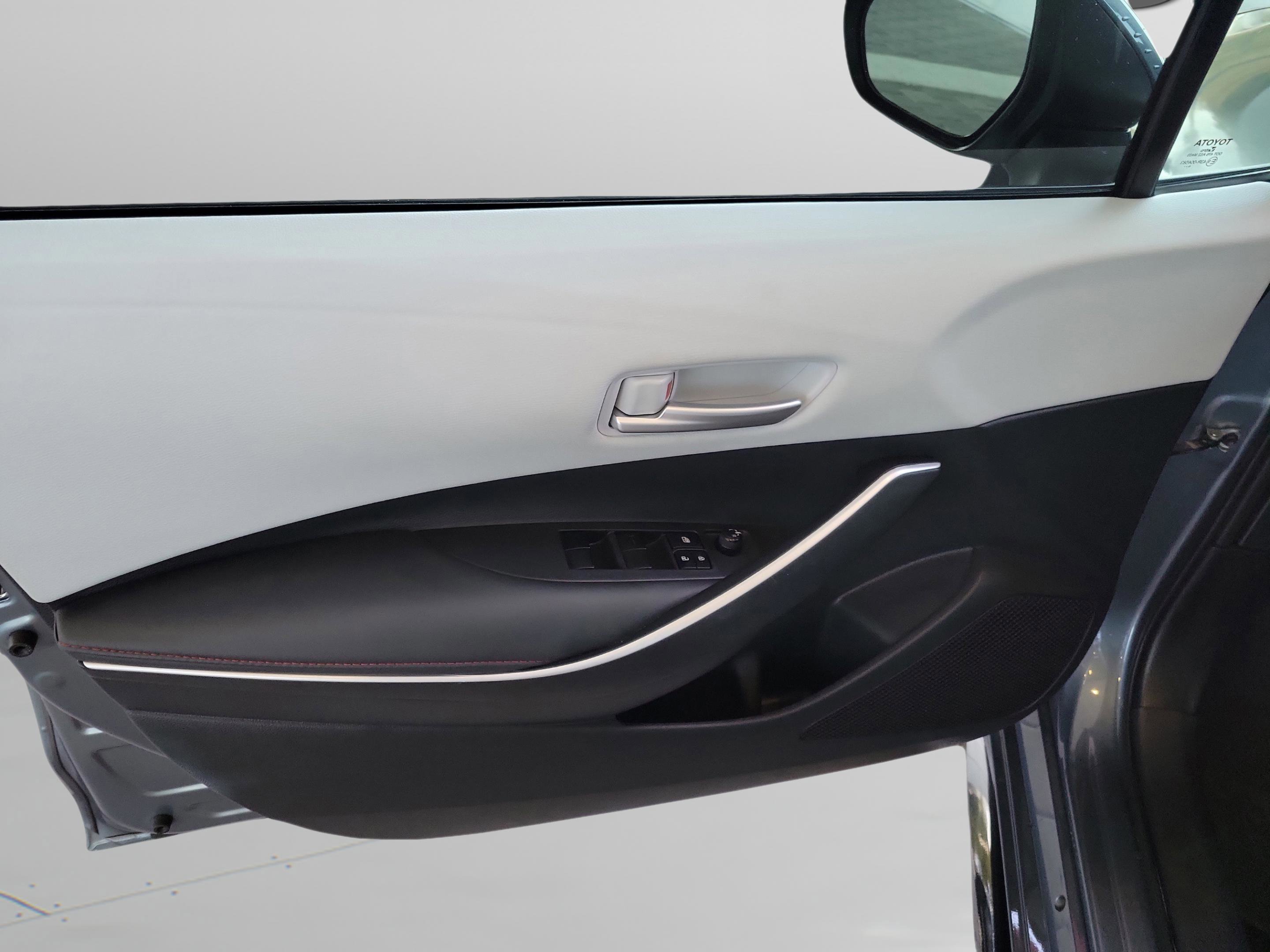 Certified 2025 Toyota Corolla SE image 27