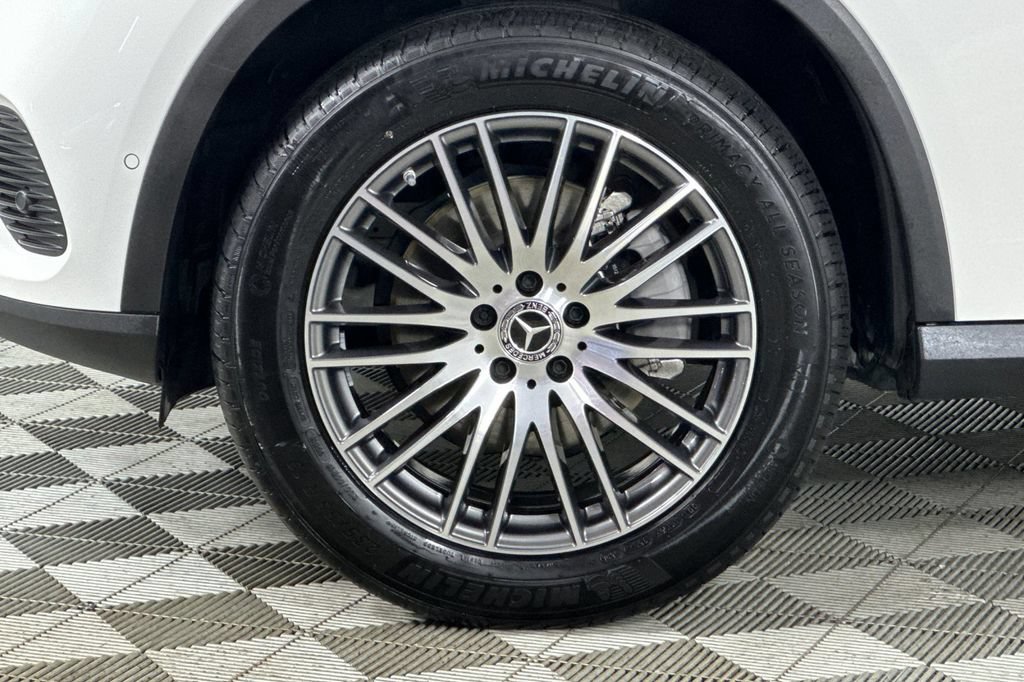 Certified 2026 Mercedes-Benz GLC 300 image 33