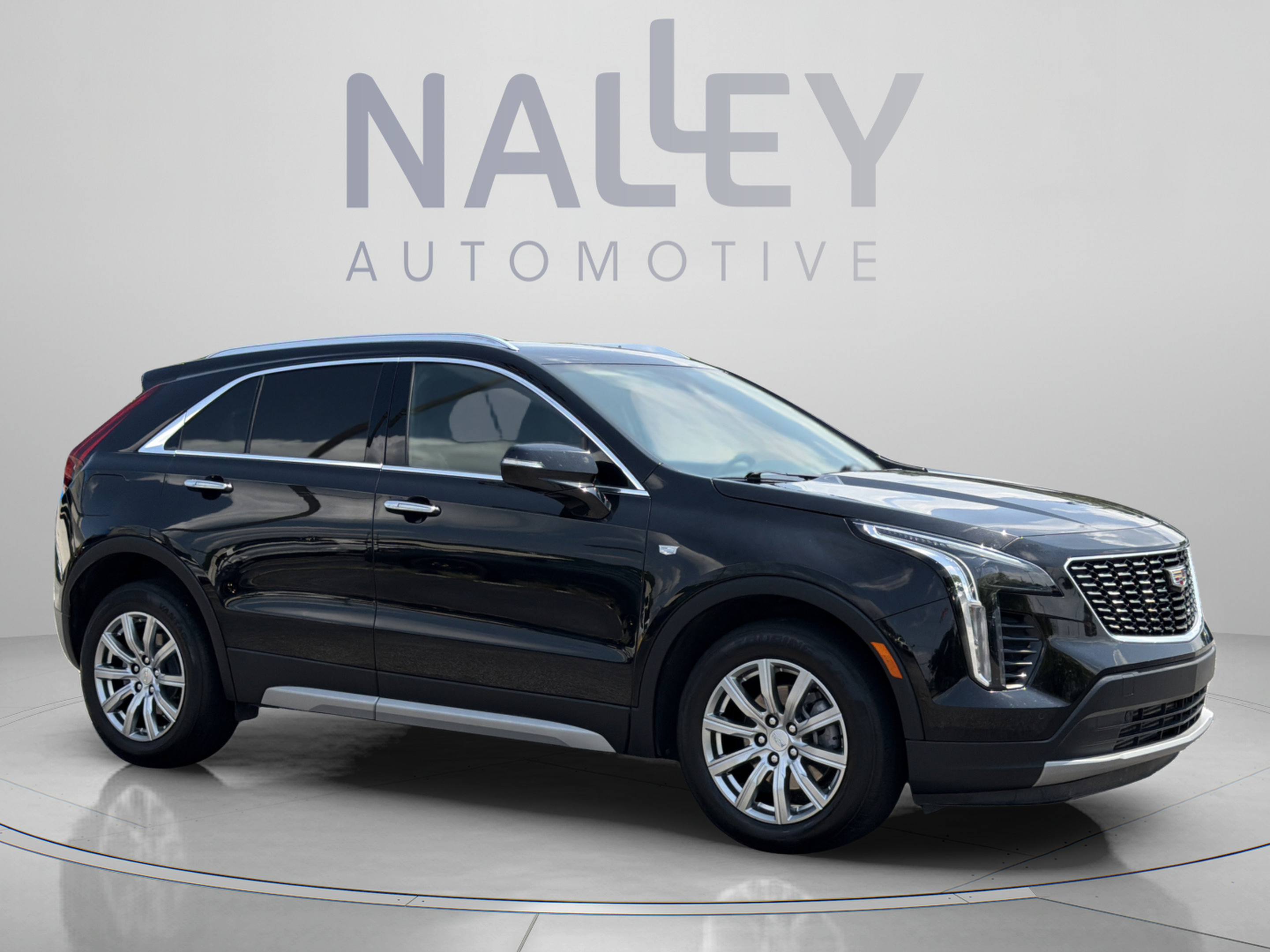 Used 2023 Cadillac XT4 Premium Luxury w/ Cold Weather Package AWD/4WD image 7