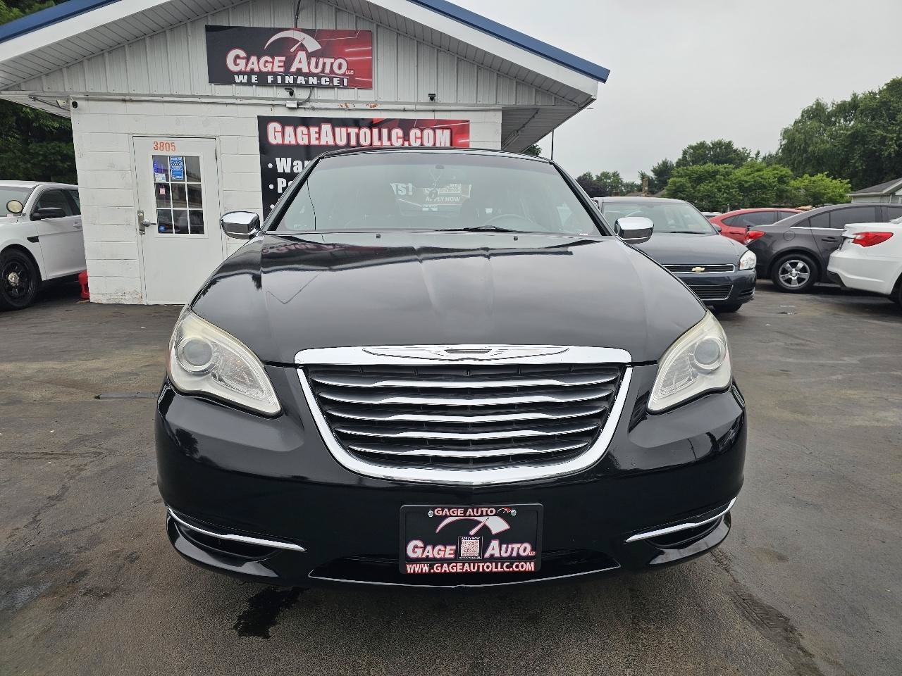 Used 2014 Chrysler 200 Limited FWD image 3