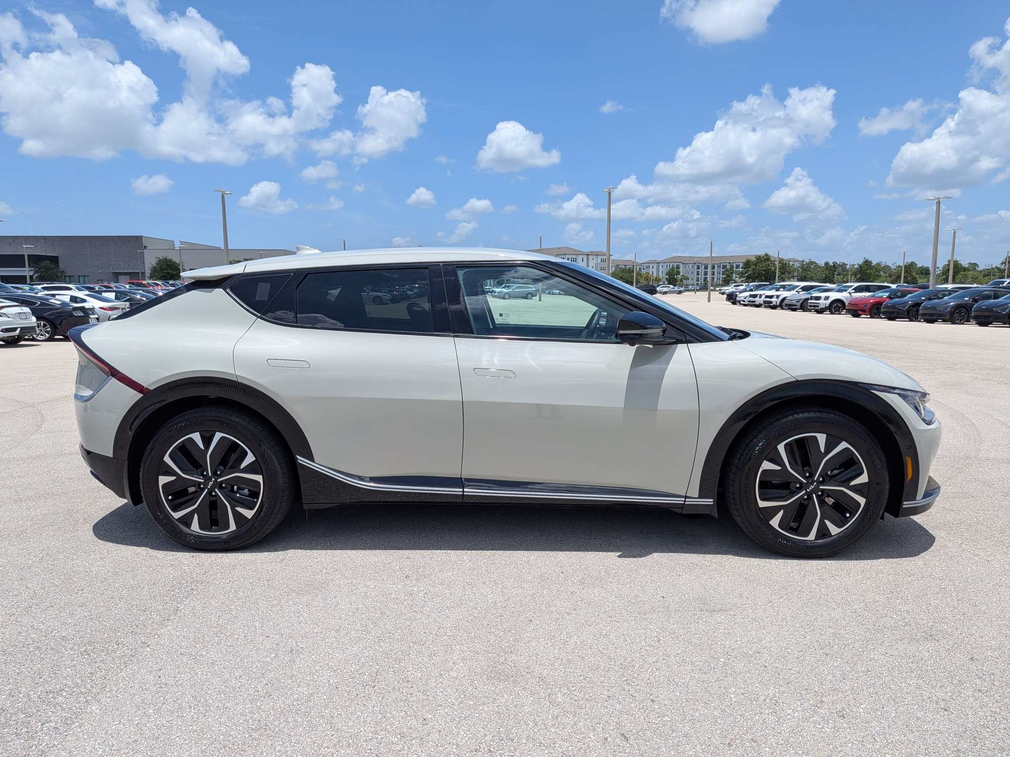 Certified 2024 Kia EV6 Wind w/ Wind Technology Package RWD image 4