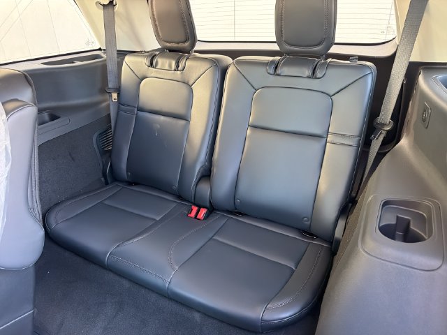 New 2027 Lincoln Aviator AWD w/ Jet Appearance Package image 14