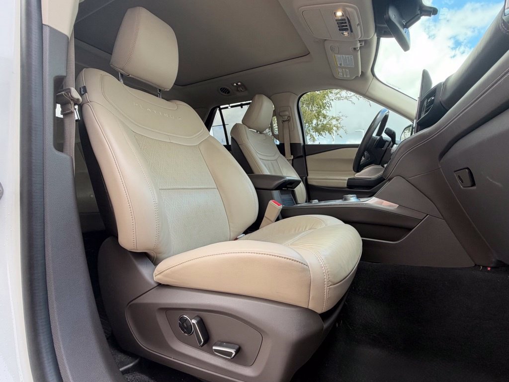 Used 2020 Ford Explorer Platinum w/ Premium Technology Package AWD/4WD image 24
