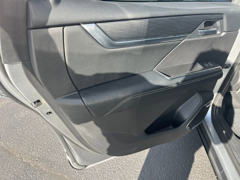 Used 2025 GMC Acadia Elevation image 21