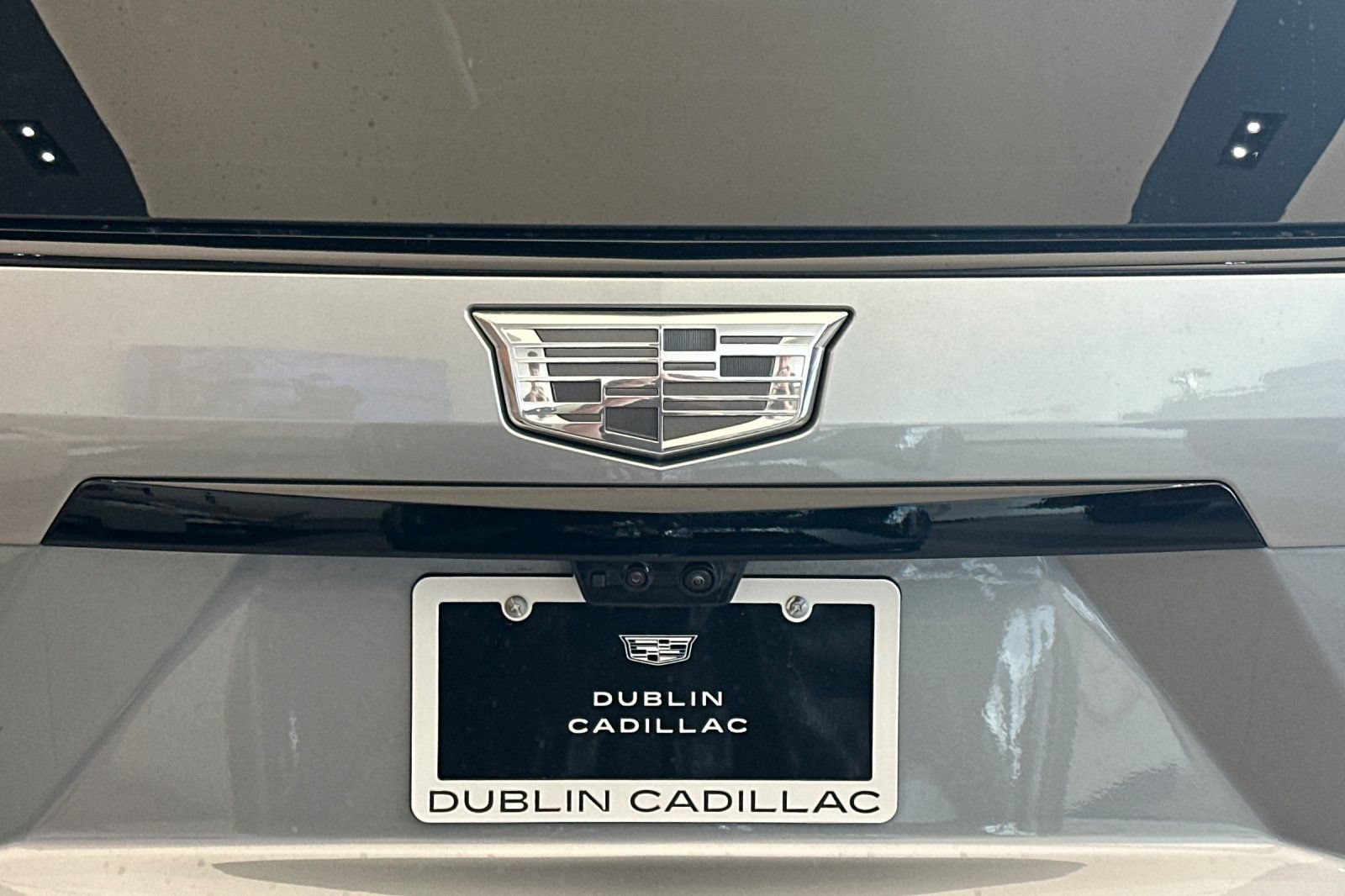 Certified 2025 Cadillac Escalade V w/ LPO, ONYX Package AWD/4WD image 47