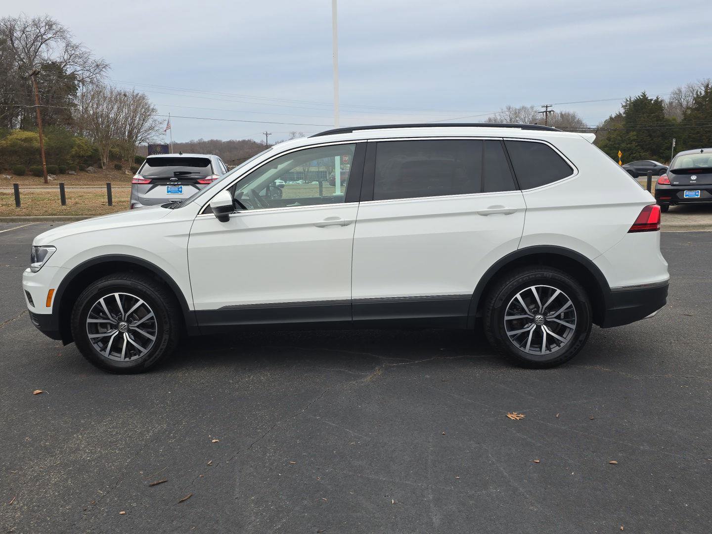 Used 2020 Volkswagen Tiguan SE image 9