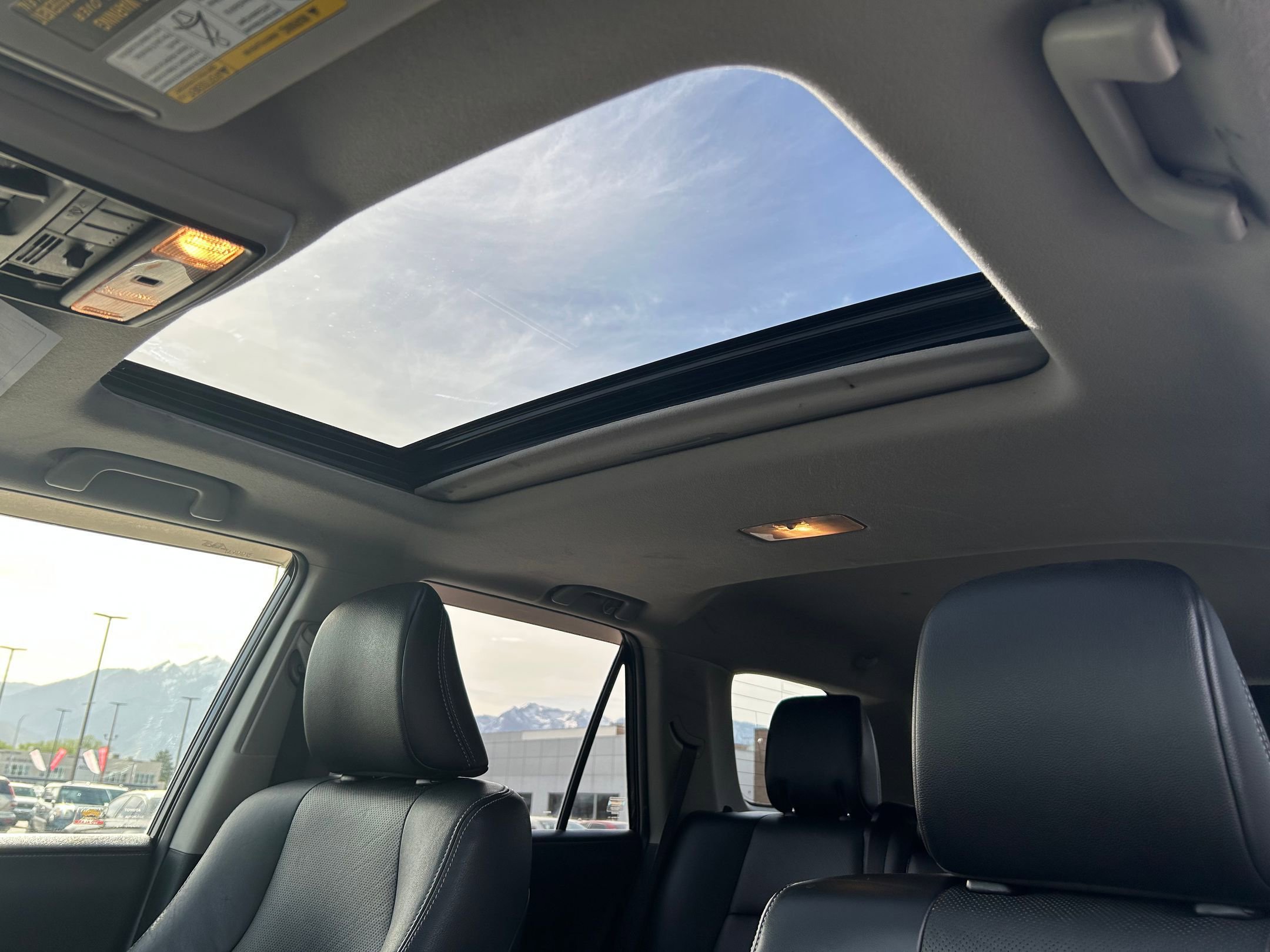 Used 2017 Toyota 4Runner Limited AWD/4WD image 31