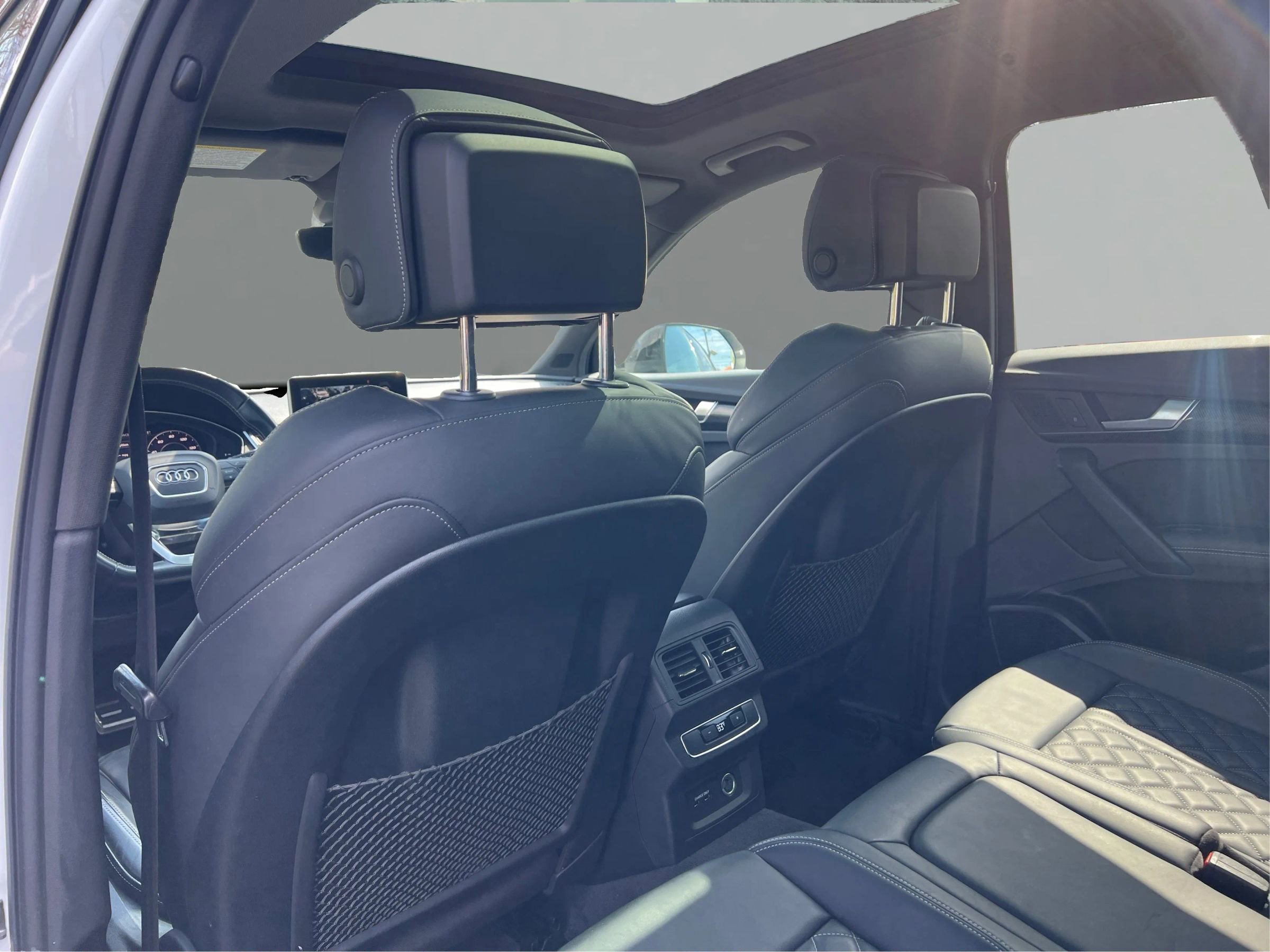 Used 2020 Audi SQ5 Premium Plus w/ Premium Plus Package image 10