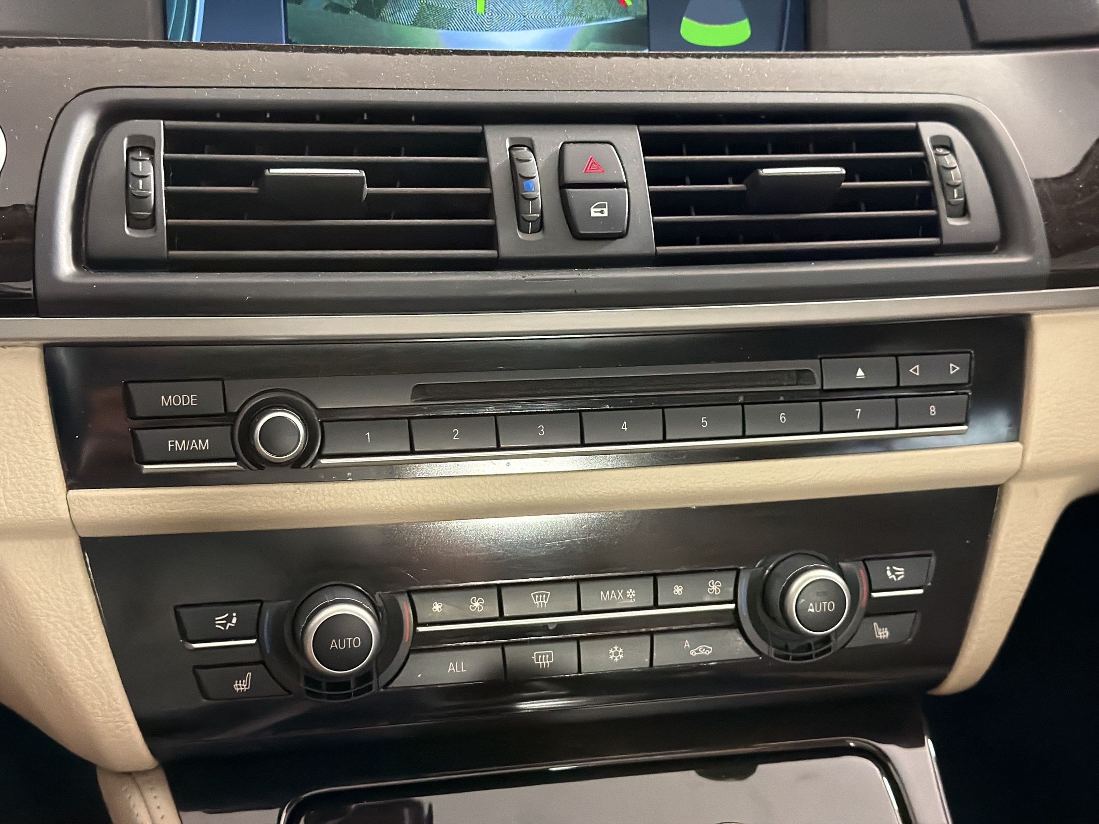 Used 2012 BMW 535i xDrive Sedan AWD/4WD image 28
