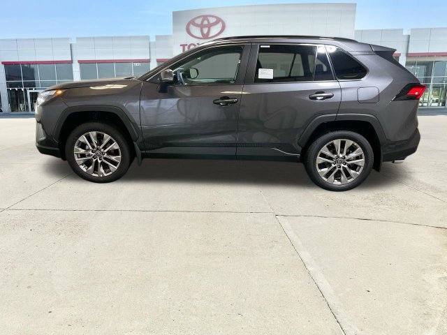 Used 2025 Toyota RAV4 XLE Premium w/ Weather Package AWD/4WD image 5