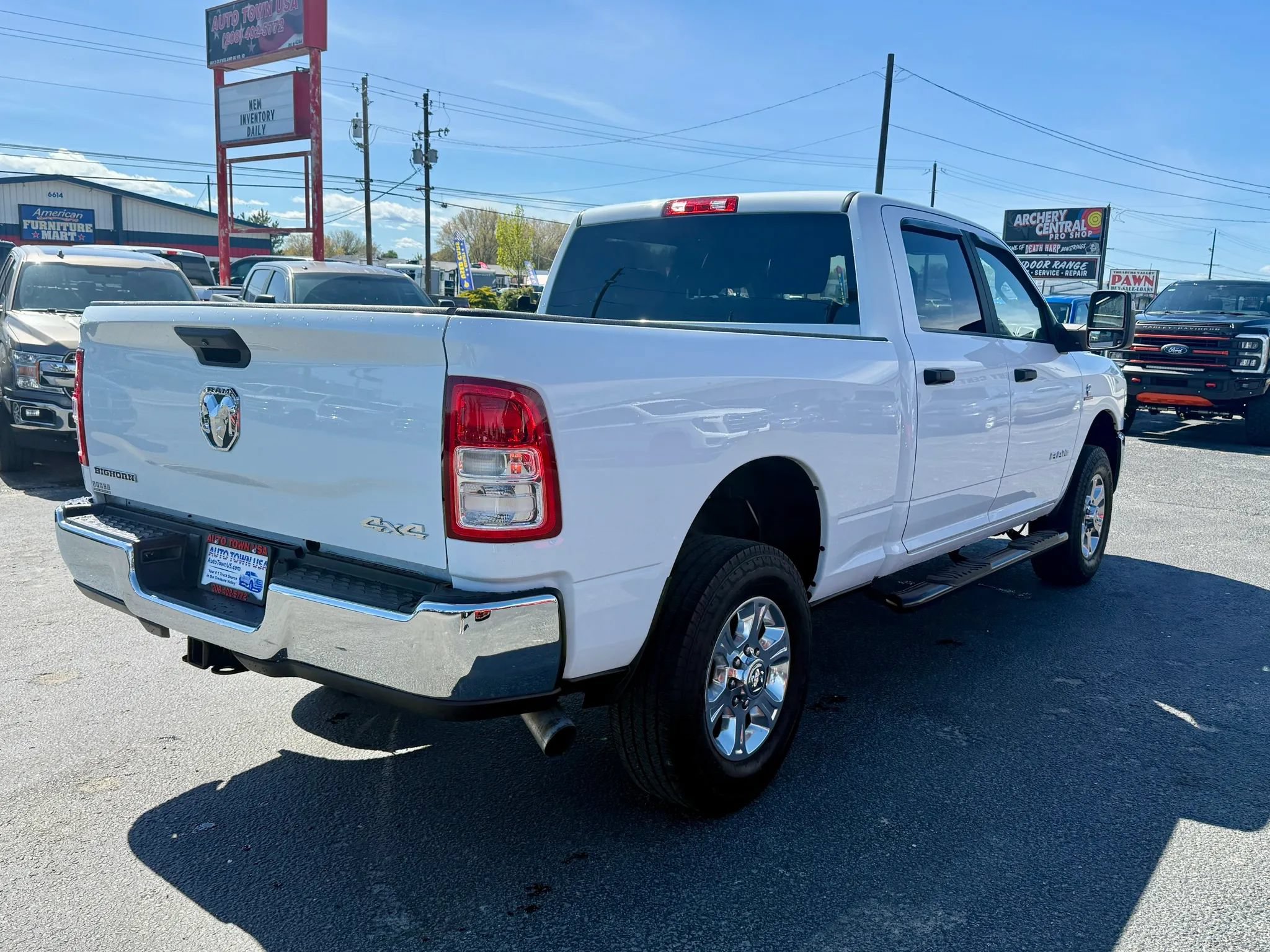 Used 2024 RAM 2500 Big Horn w/ Heated Seats & Wheel Group AWD/4WD image 5