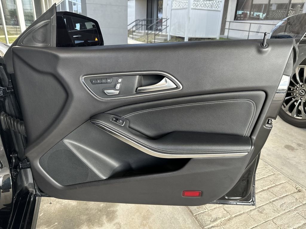 Used 2018 Mercedes-Benz CLA 250 image 34