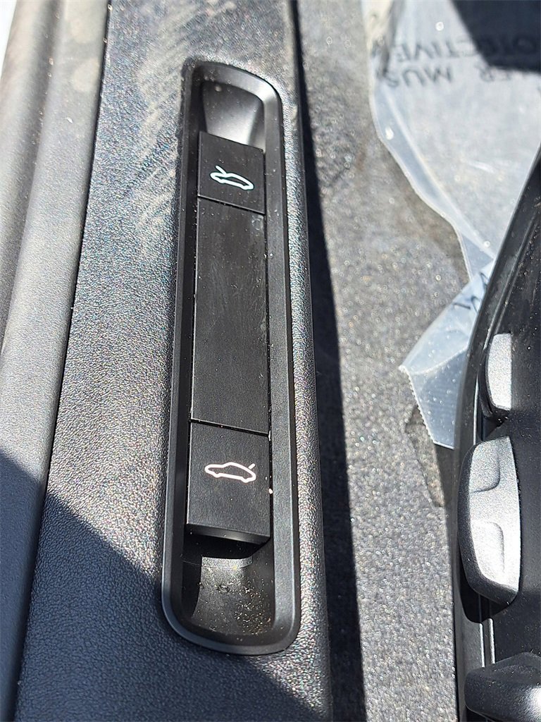 Certified 2025 Porsche 911 Carrera image 26