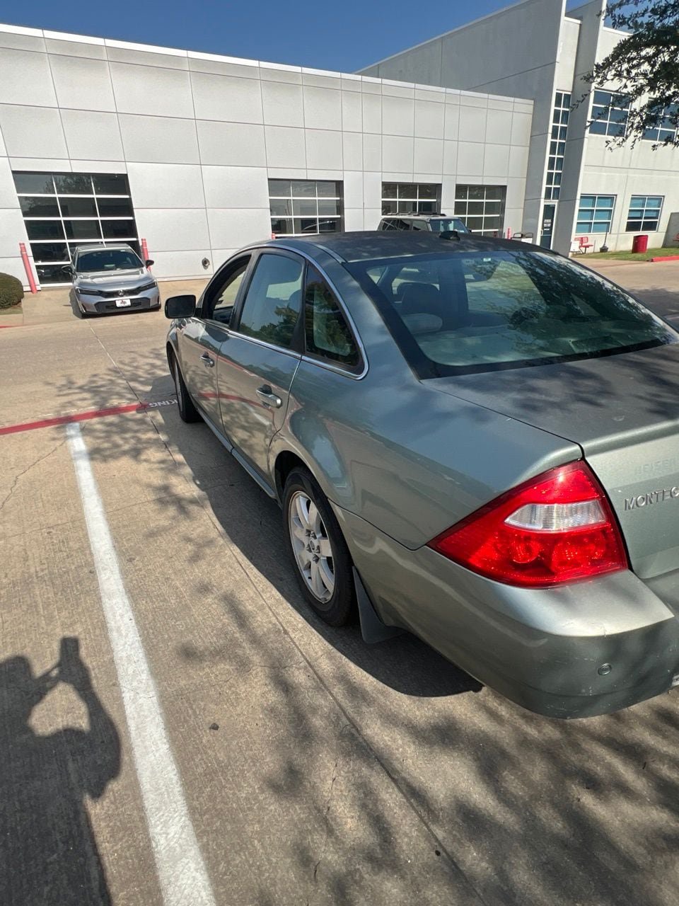 Used 2007 Mercury Montego Luxury FWD image 4