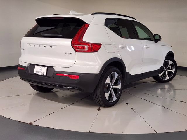 Certified 2026 Volvo XC40 B5 Plus AWD/4WD image 2