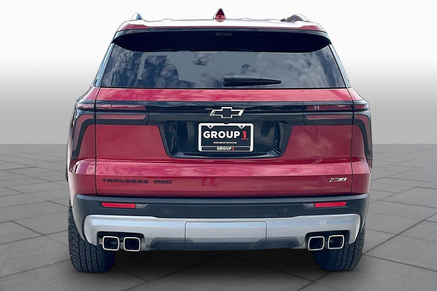 Used 2025 Chevrolet Traverse Z71 w/ Enhanced Driving Package AWD/4WD image 5