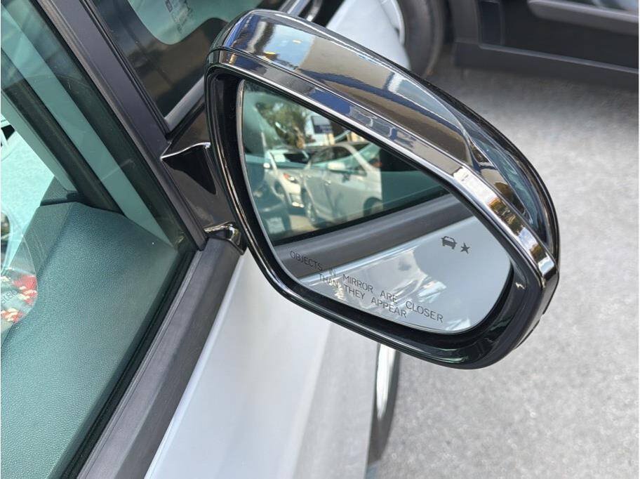Used 2020 Chevrolet Bolt LT FWD image 22