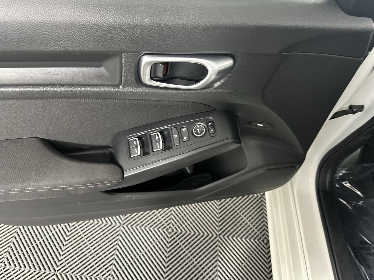 Used 2023 Honda Civic Sport image 9