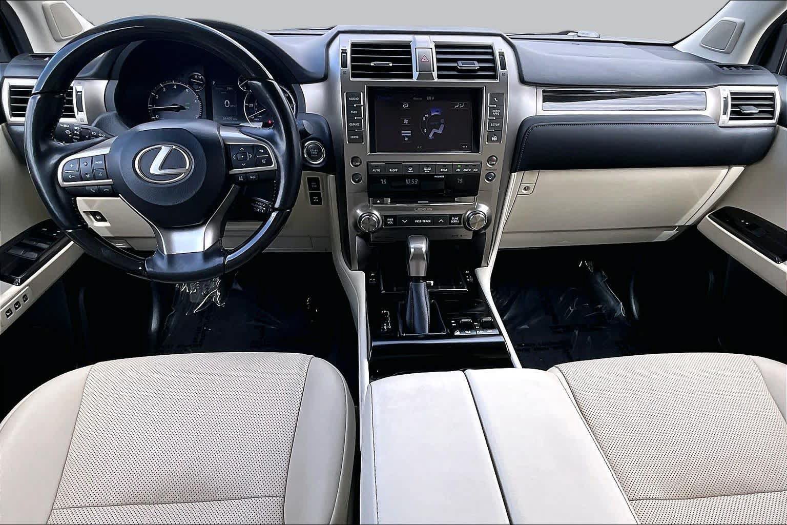 Used 2021 Lexus GX 460 Premium w/ Accessory Package AWD/4WD image 16