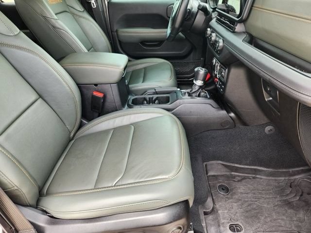Used 2024 Jeep Gladiator Mojave w/ Convenience Group AWD/4WD image 13