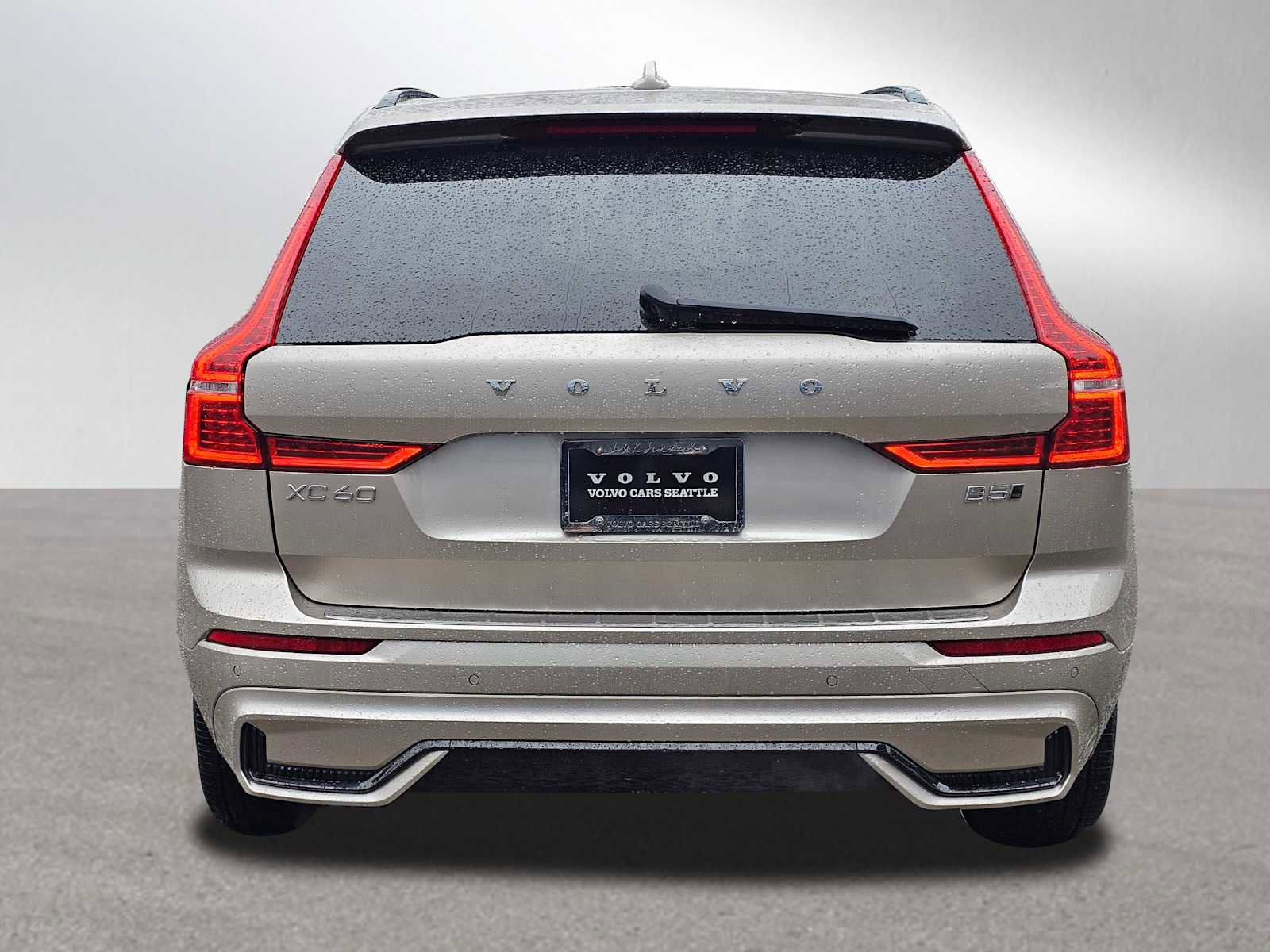 Used 2025 Volvo XC60 B5 Plus w/ Protection Package Premier image 4