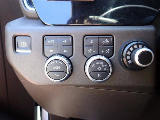 Used 2022 GMC Sierra 1500 SLT w/ X31 Off-Road Package AWD/4WD image 17