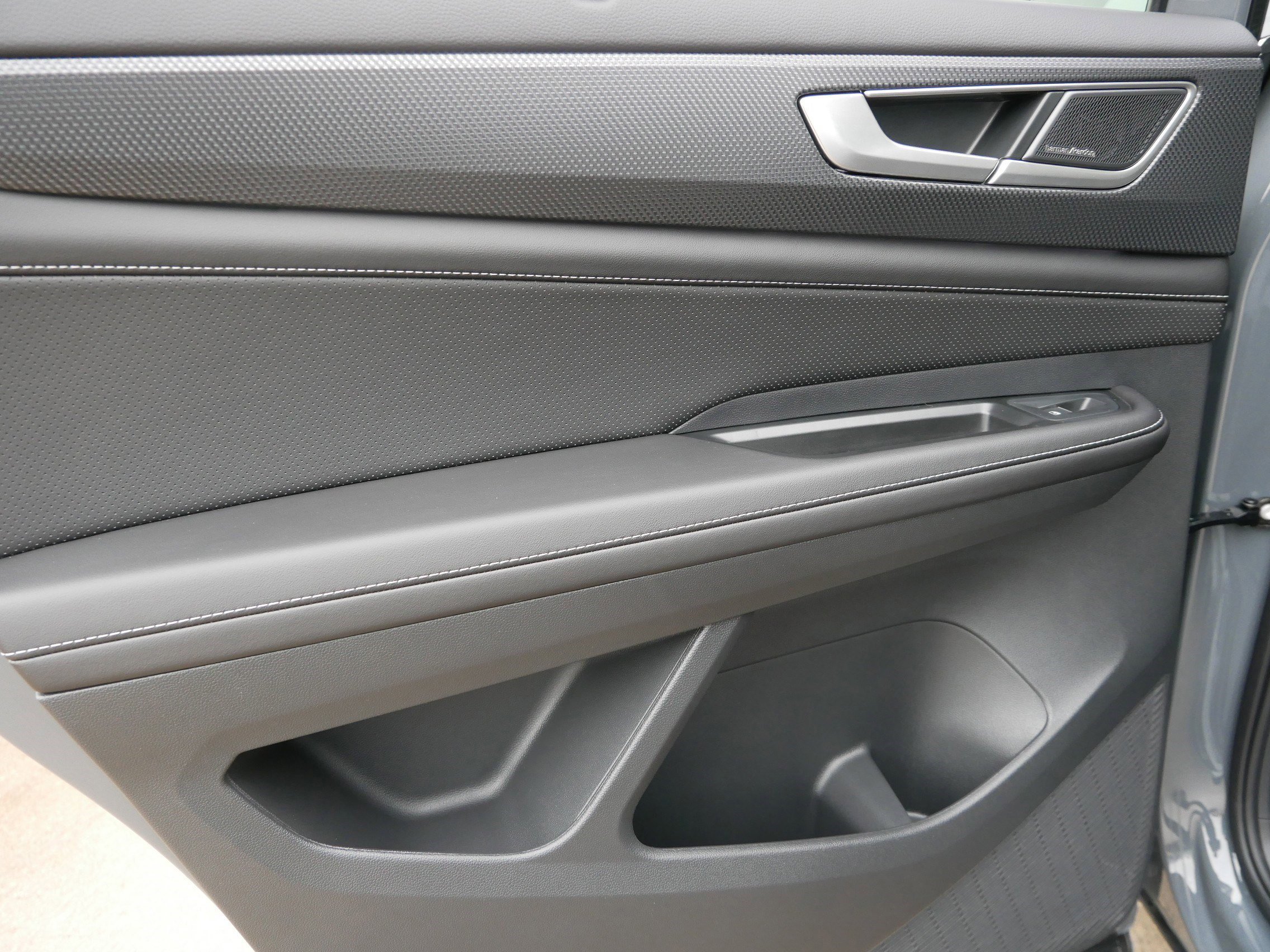 New 2026 Volkswagen Atlas Cross Sport SEL Premium R-Line image 7