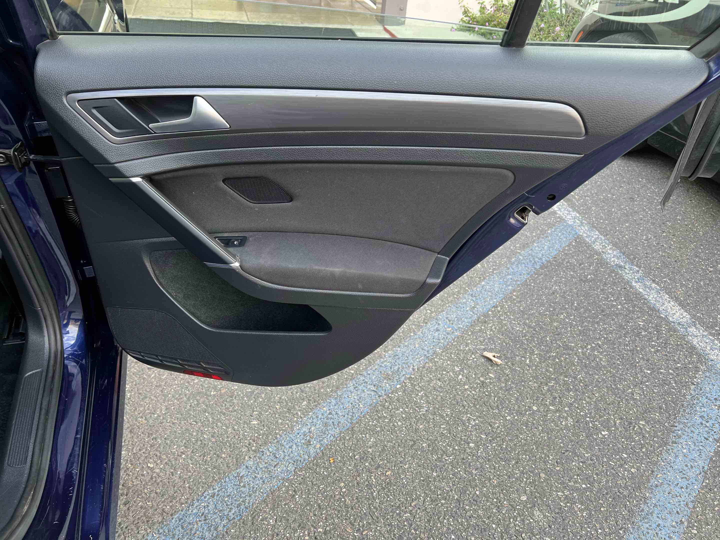 Used 2019 Volkswagen e-Golf SE w/ Driver Assistance Package image 68