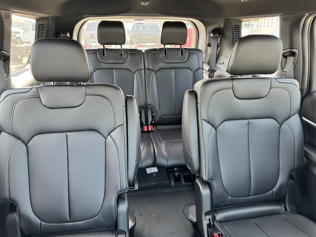 New 2026 Jeep Grand Cherokee L Limited AWD/4WD image 14