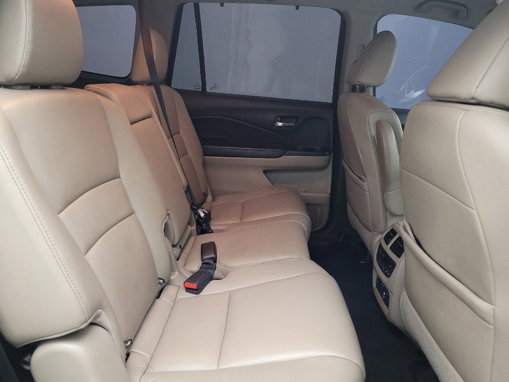 Used 2020 Honda Pilot Touring image 19
