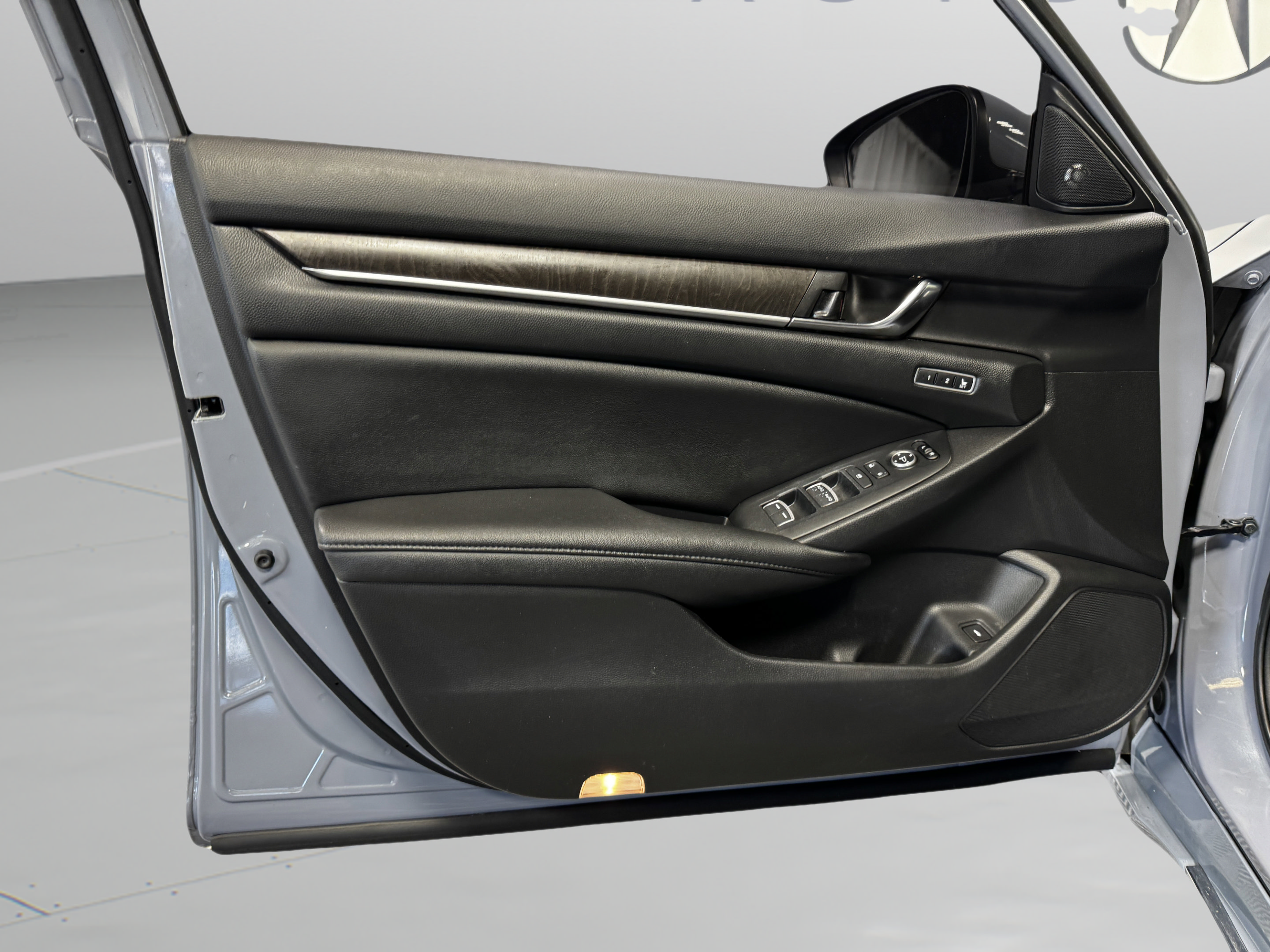 Used 2021 Honda Accord Touring image 13