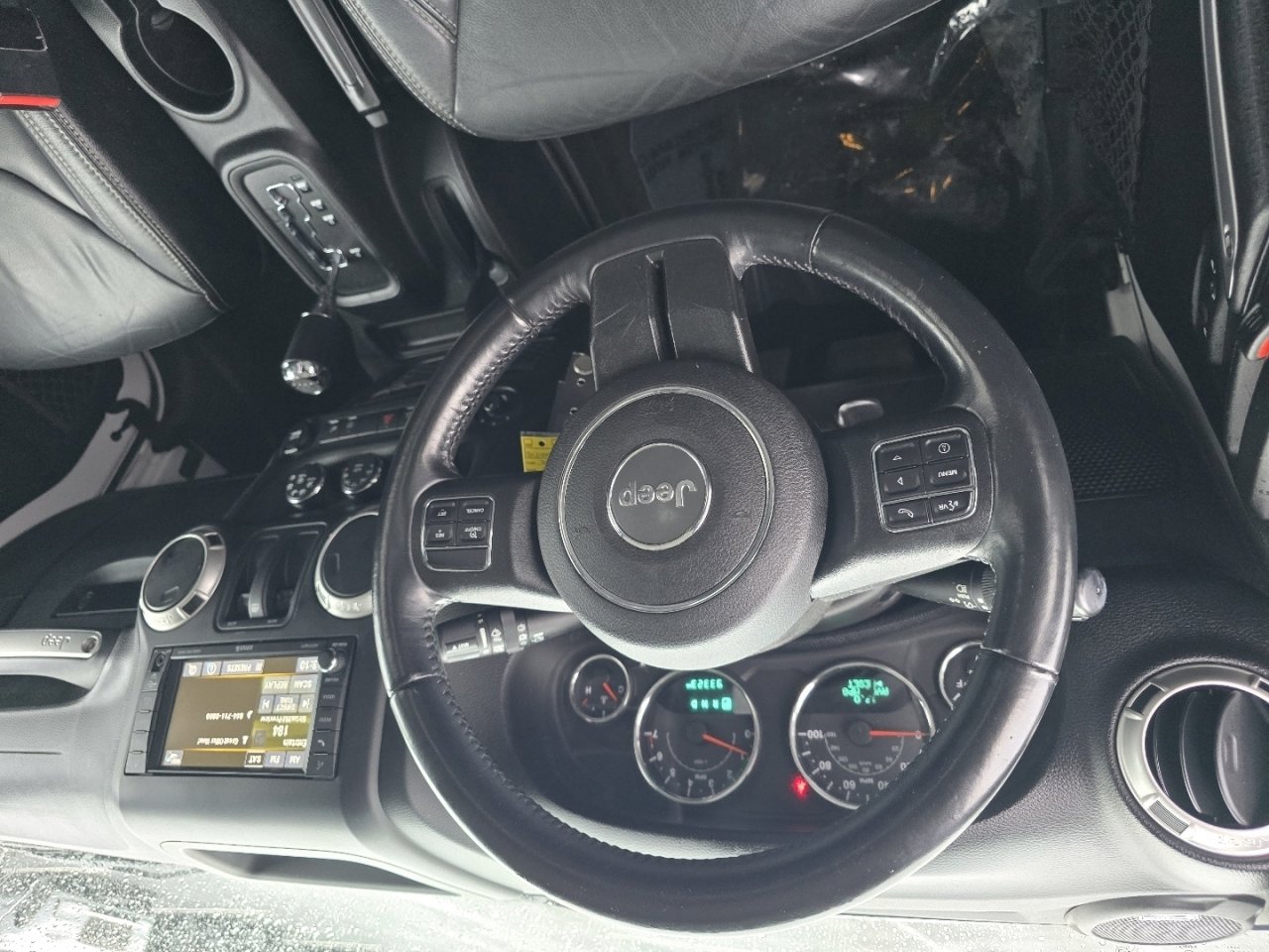 Used 2018 Jeep Wrangler Sahara w/ Connectivity Group image 26