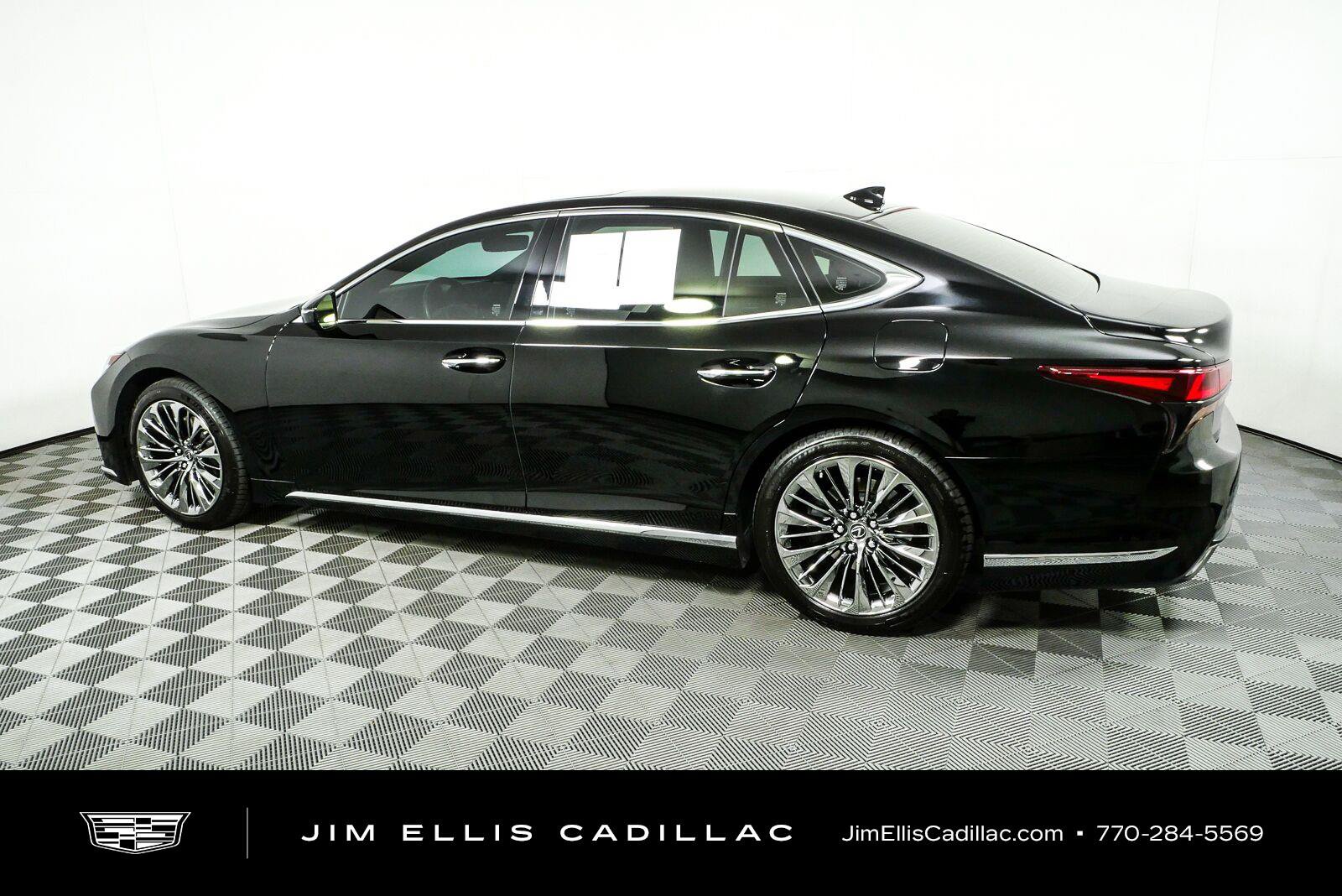 Used 2021 Lexus LS 500 w/ Accessory Package (Z1) RWD image 30