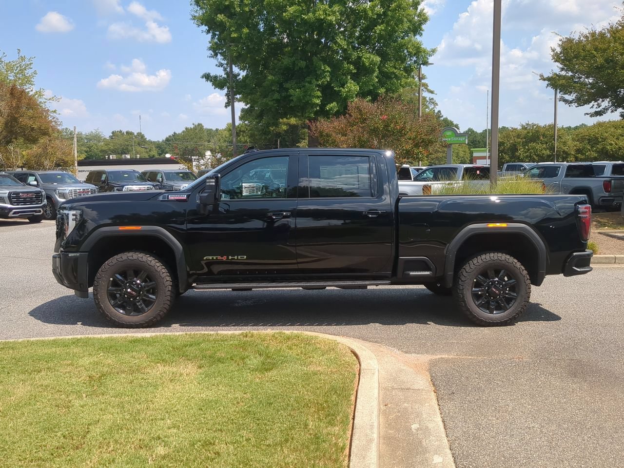 New 2026 GMC Sierra 2500 AT4 w/ AT4 Premium Plus Package AWD/4WD image 5
