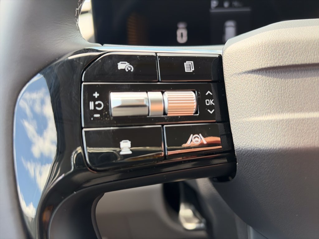 New 2027 Kia Carnival FWD image 13
