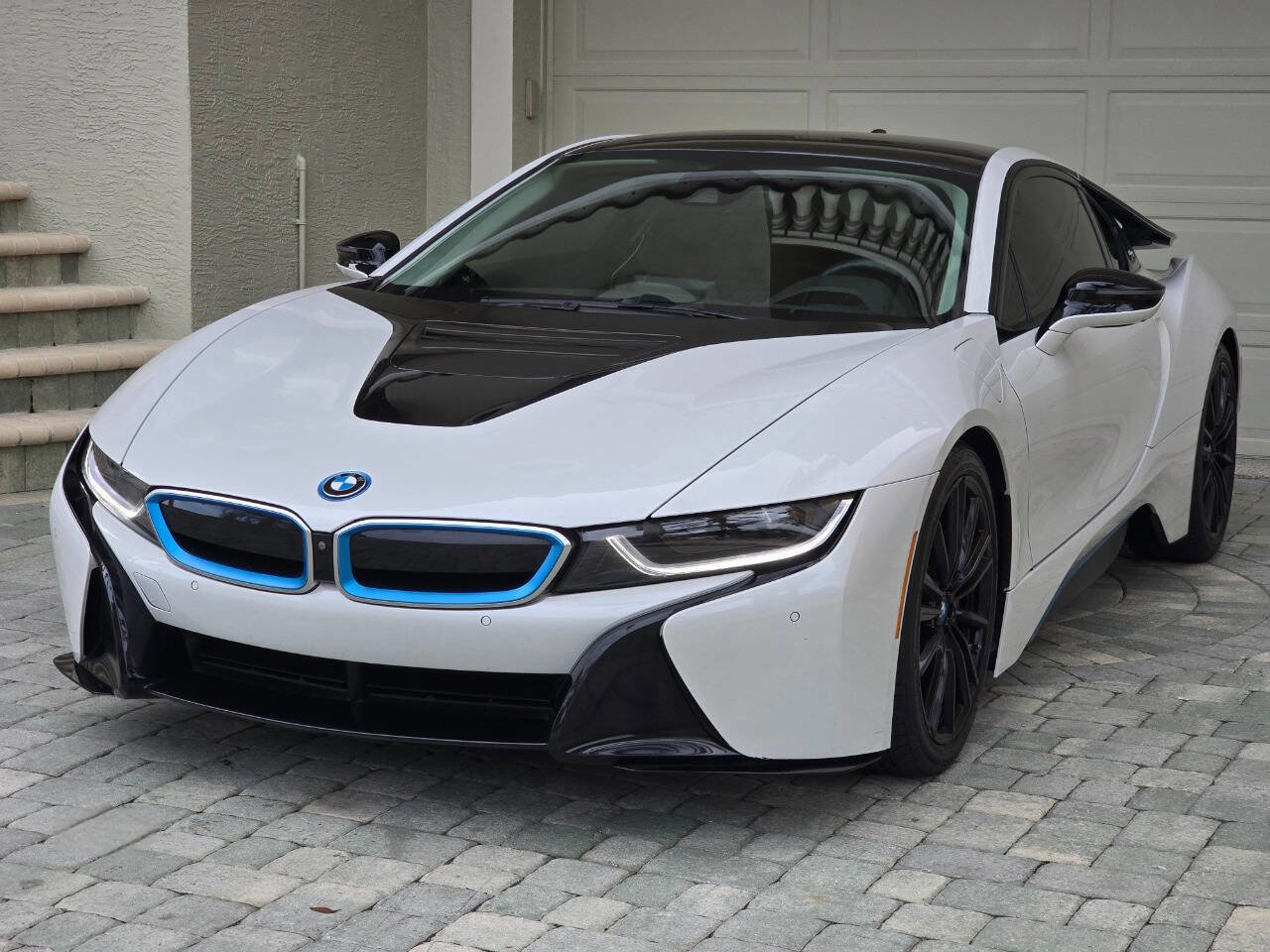 Used 2019 BMW i8 Coupe image 32