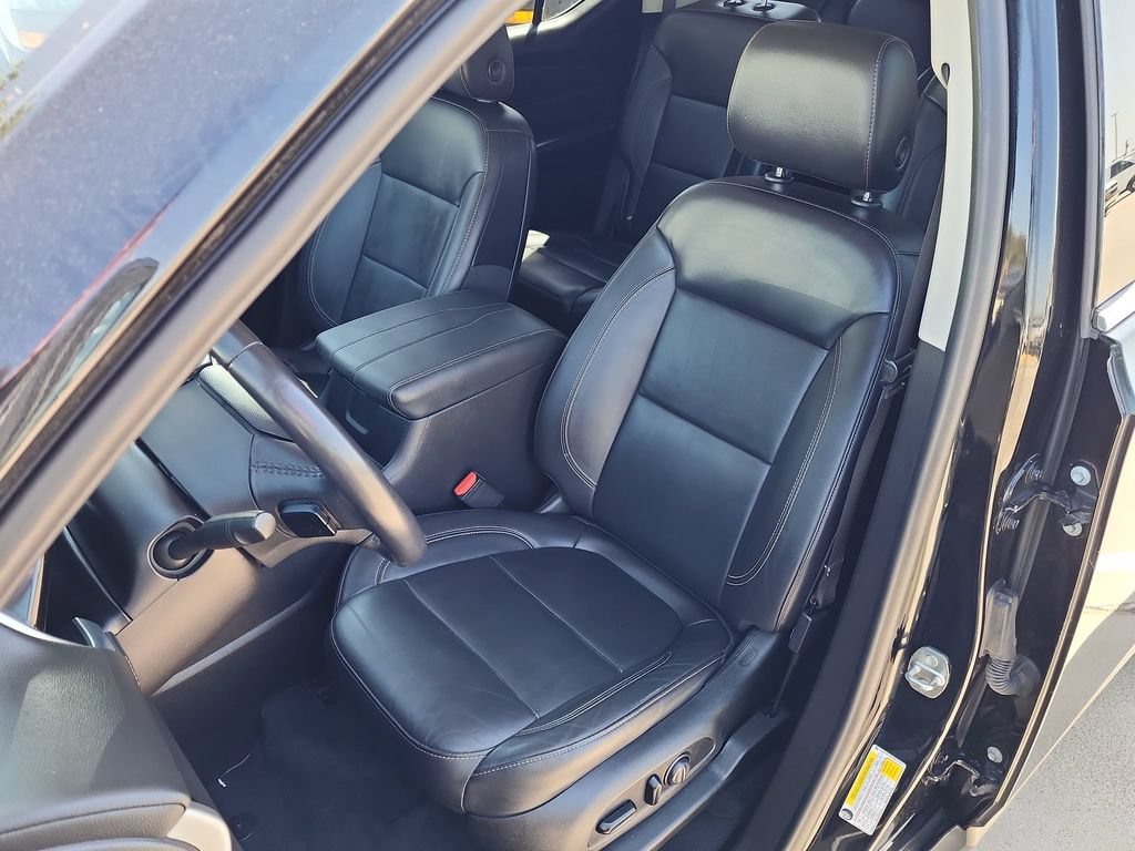 Used 2021 Chevrolet Traverse LT FWD image 11
