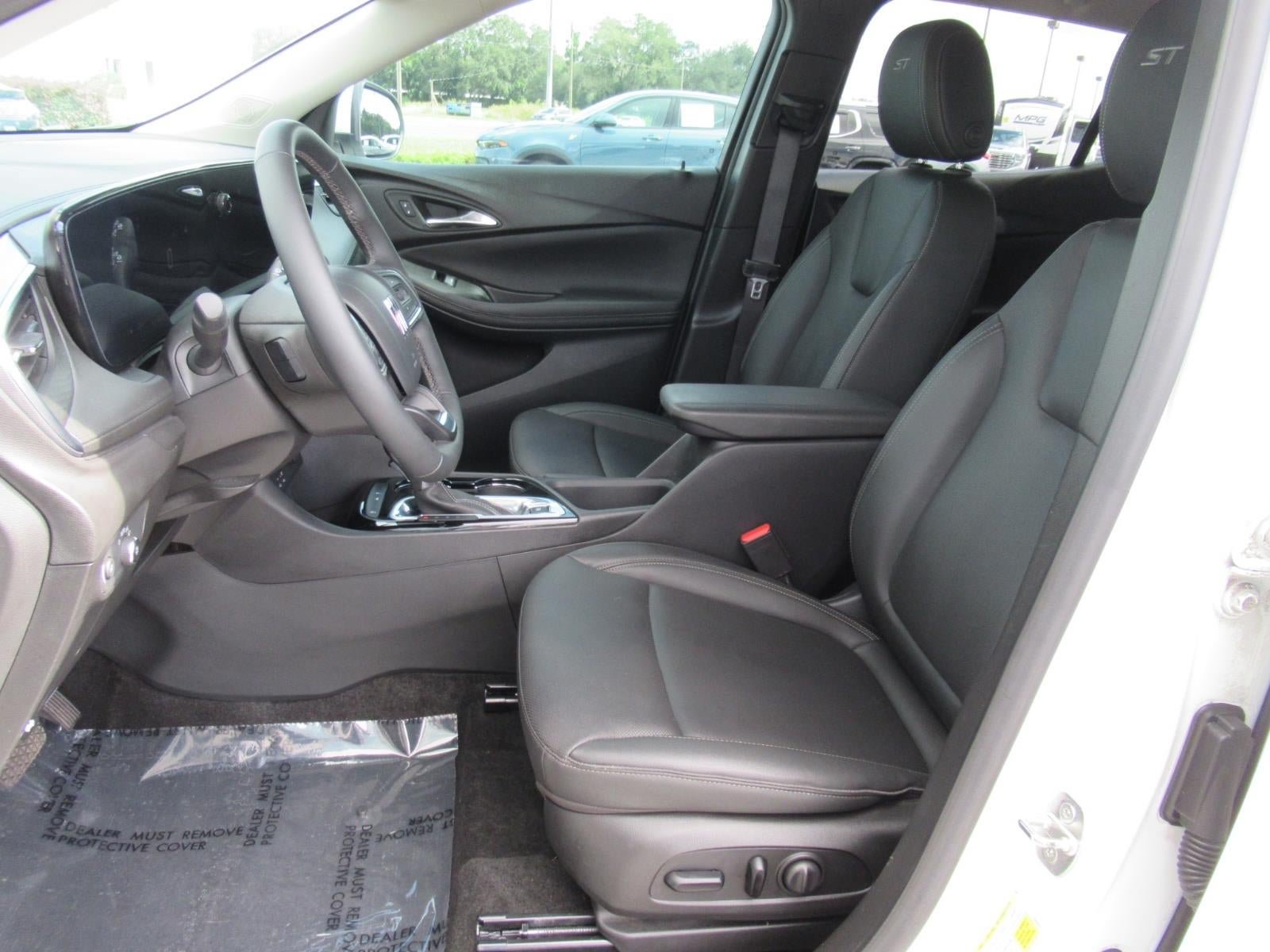 Used 2024 Buick Encore GX Sport Touring w/ Comfort Package FWD image 19